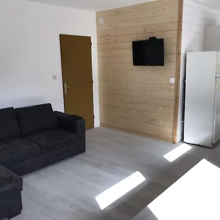 Apartment 6 Places Station Super