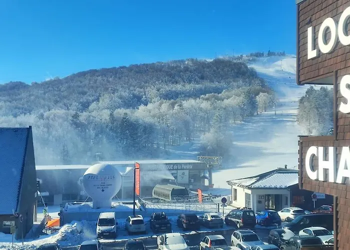 6 Places Station Super Apartment